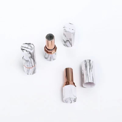 空のリップスティックチューブホルダー 化粧品の蓋付き容器 旅行 日常生活