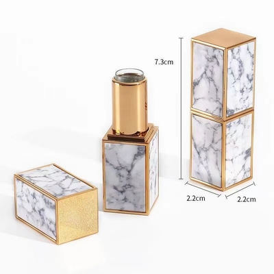 贅沢なリップバーム プラスチックチューブ オーダーメイド リップスティックチューブ 5ML ミニリップスティックチューブのためのプラスチックパッケージング