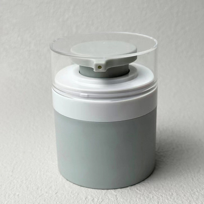 100ml 120ml 150ml プラスチックの空気のないポンプボトルとローション 化粧品
