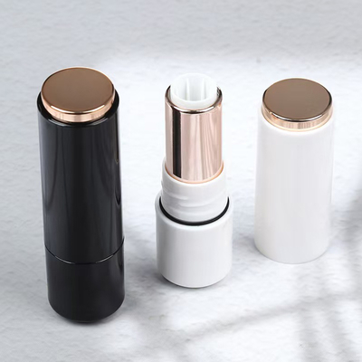すべての肌の種類 唇光 空っぽの唇 唇膏 浴槽 プラスチック 唇膏 化粧品の包装用チューブ
