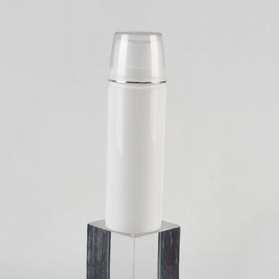 特殊なCRIMPポンプヘッドデザイン PP空気のないディスペンサーボトル 30ml 50ml 75ml 100ml 150ml 多容量オプションとオーバーキャップ カラー シルク印刷とマットスプレー 受け入れます