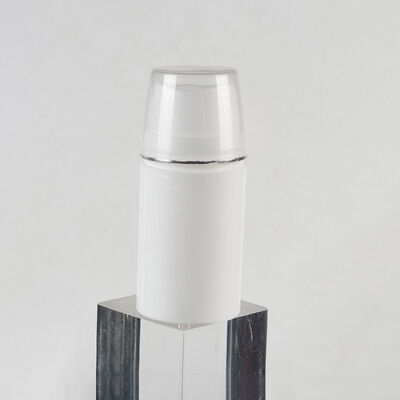 特殊なCRIMPポンプヘッドデザイン PP空気のないディスペンサーボトル 30ml 50ml 75ml 100ml 150ml 多容量オプションとオーバーキャップ カラー シルク印刷とマットスプレー 受け入れます