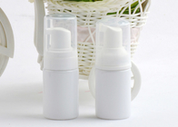 泡の石鹸ポンプを搭載する白く明確な泡立つプラスチック化粧品の容器30mlペット