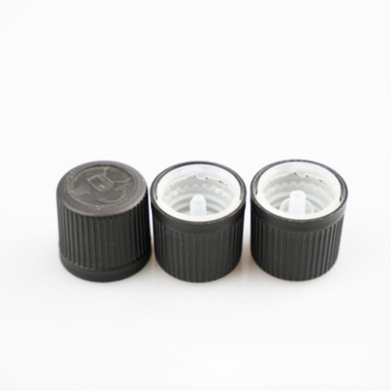 20mm 24mm 28mm ブラックリブド 滑らかなプラスチックスクリューキャップ インダクションシールガスケットまたは圧力感受性シールガスケット