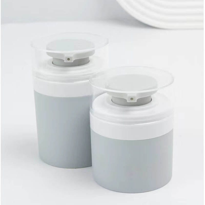 100ml 120ml 150ml プラスチックの空気のないポンプボトルとローション 化粧品
