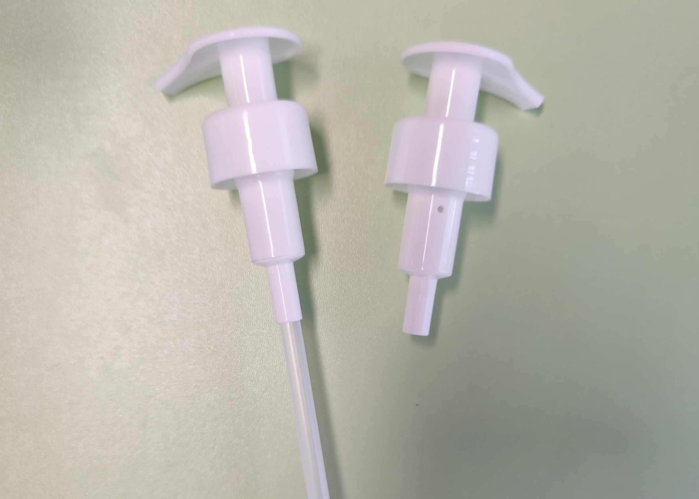 24/28MM もう混沌ない シャワージェル液体パッケージの究極の左右ロックポンプ