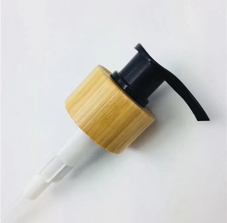 24 / 28mmの化粧品のローションの石鹸ディスペンサー ポンプ実質の木製のタケ